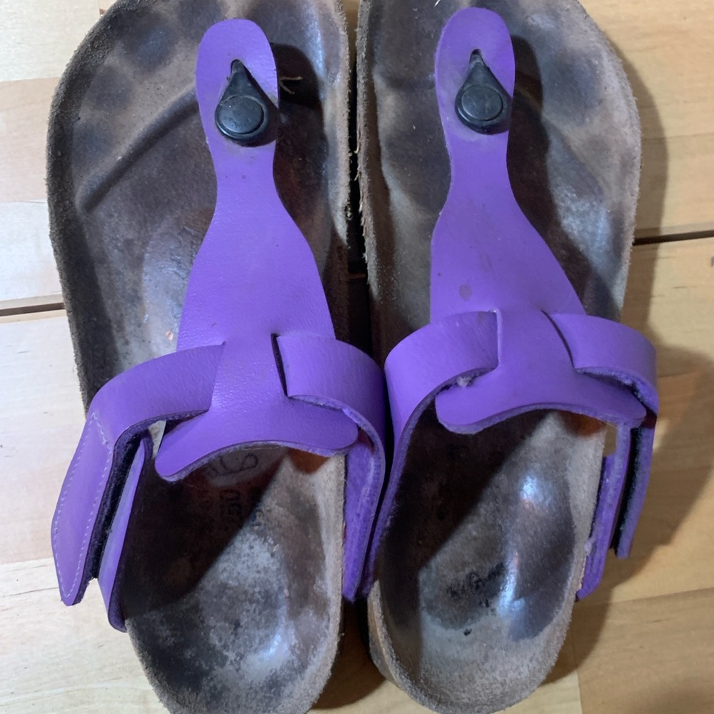 Birkenstock Gizeh purple sandals Size 39.